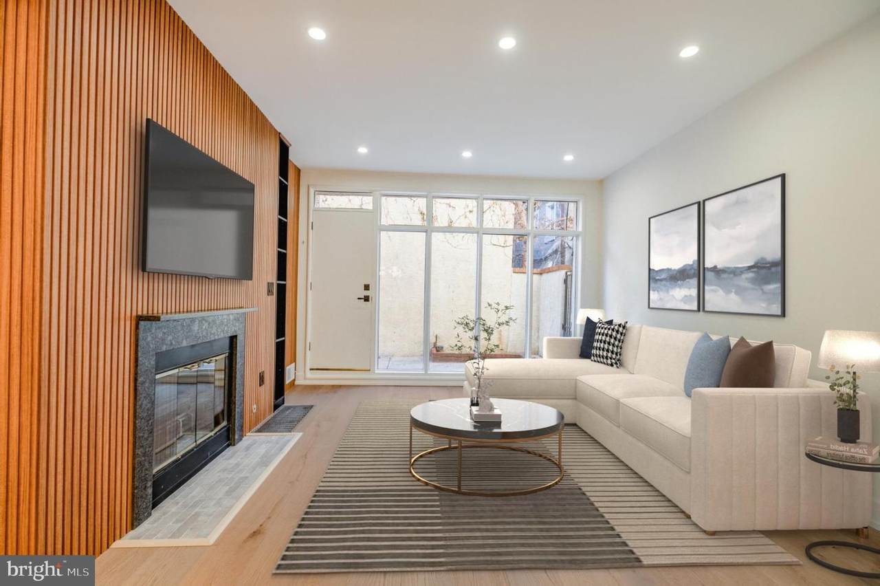 732 Manning Street - Photo 1