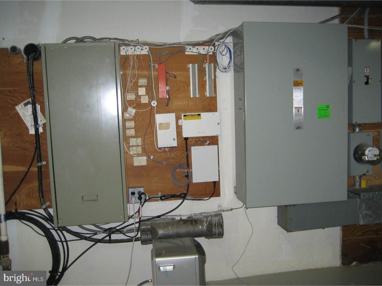 https://bt-photos.global.ssl.fastly.net/brightmls/1280_boomver_1_804552099820-2.jpg