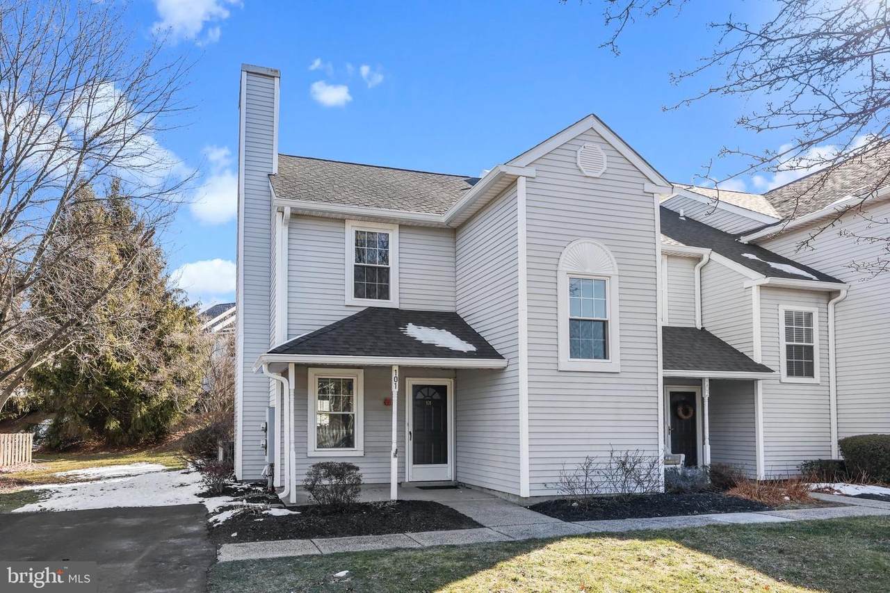 101 Everett Drive - Photo 1