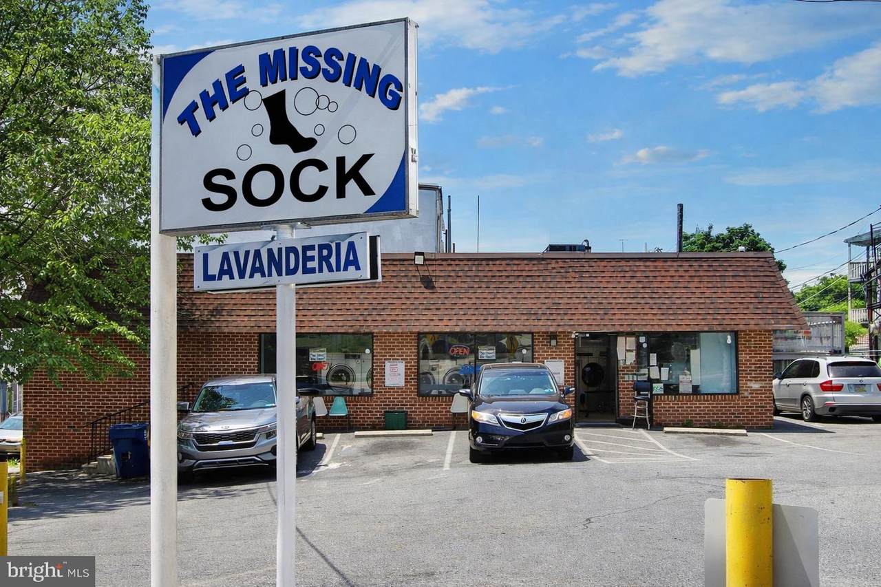 1170 Perkiomen Avenue - Photo 1