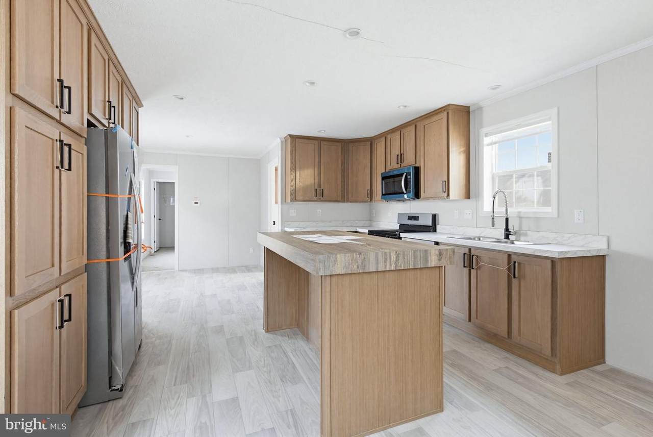 6943 Lincoln Highway - Photo 1