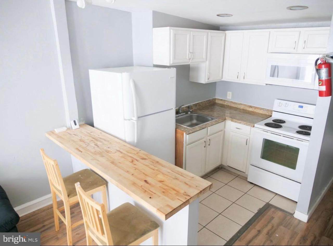 211 Laveer Street - Photo 1