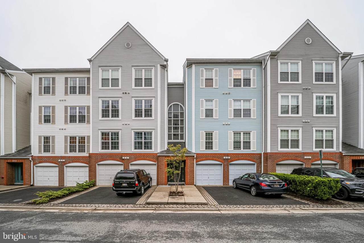 255 S Pickett St - Photo 1