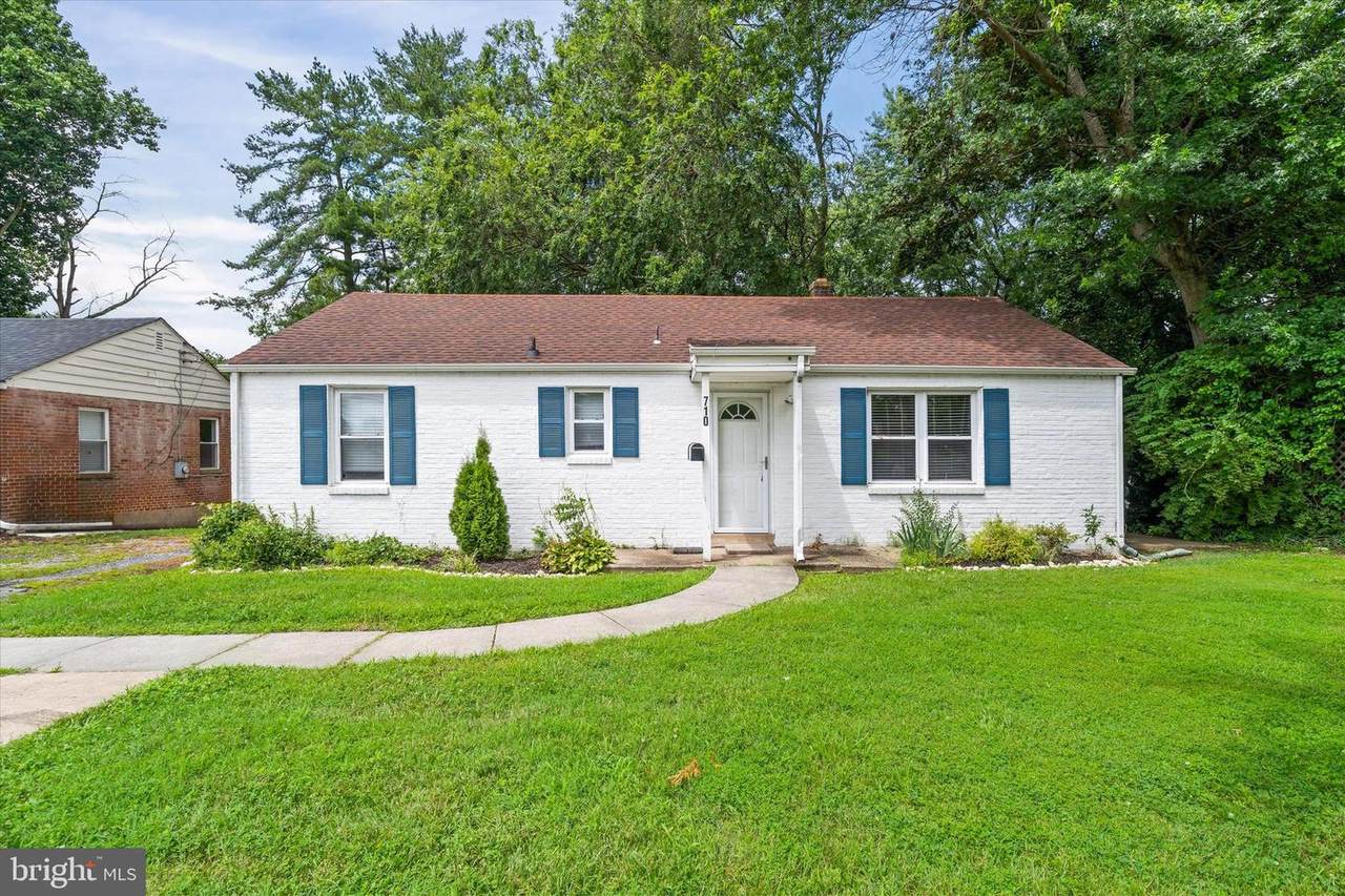 710 College Avenue - Photo 1