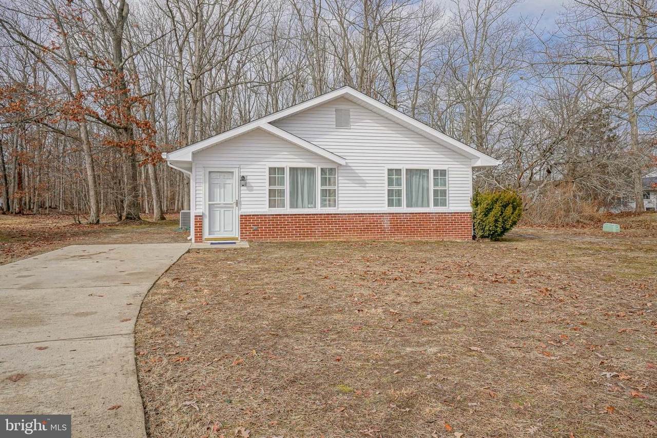 1 Oak Avenue - Photo 1