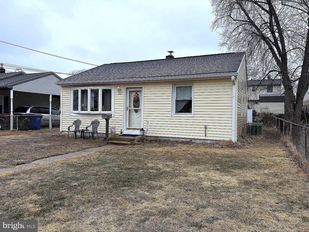 805 Crozier Avenue - Photo 1