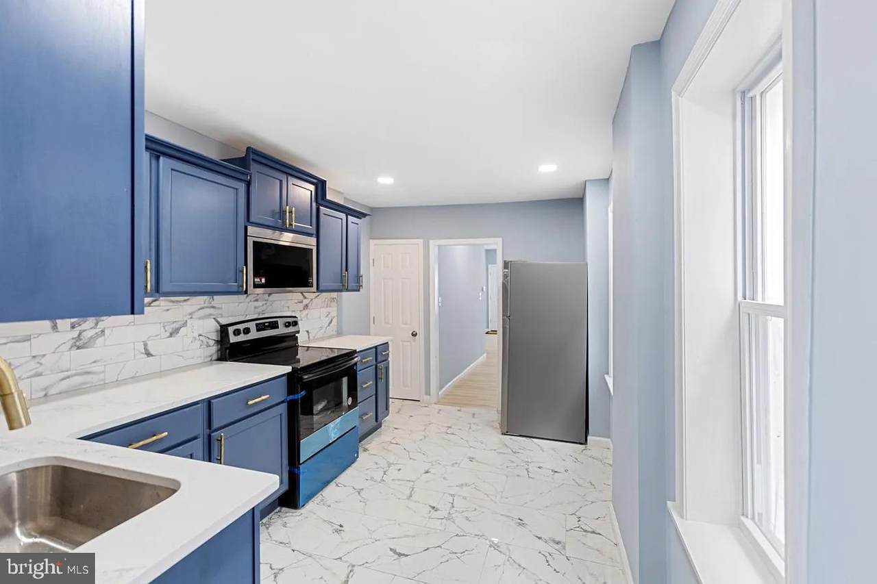 1004 Spruce Street - Photo 1