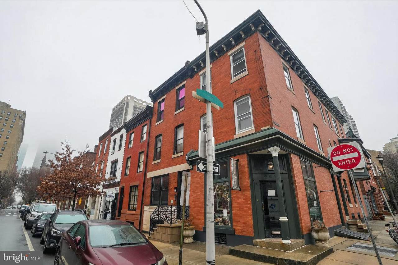 257 21ST Street - Photo 1