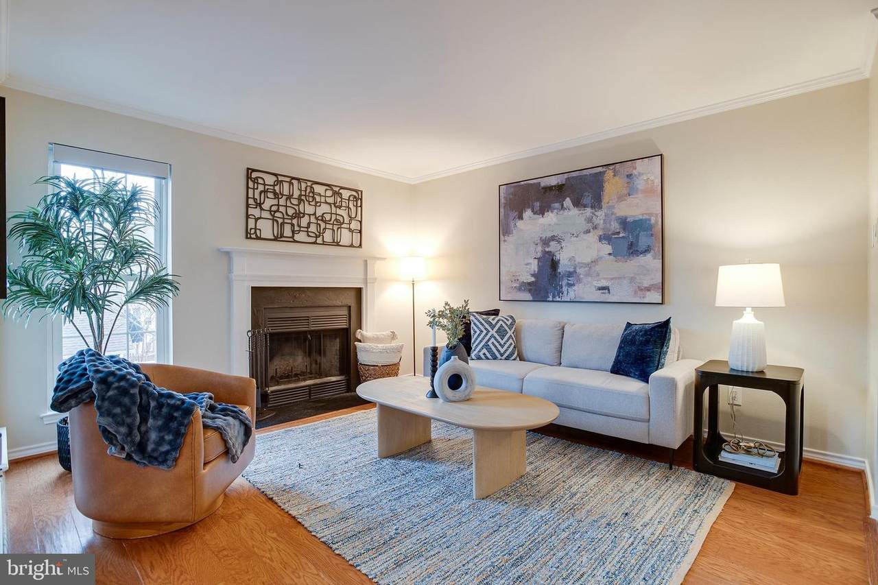 1534 Lincoln Way - Photo 1