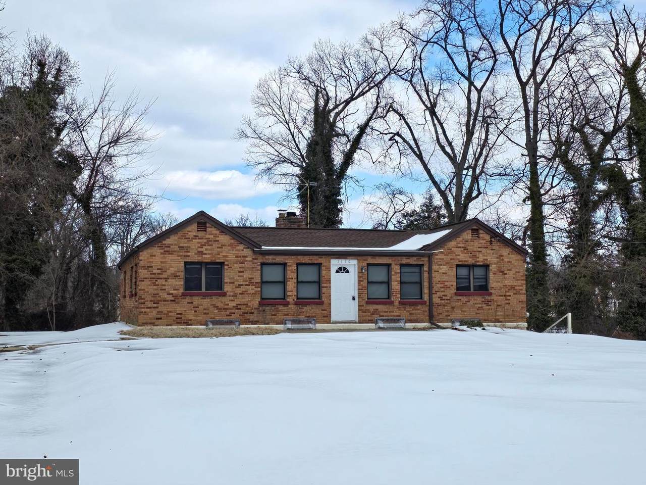 5110 Barnaby Road - Photo 1