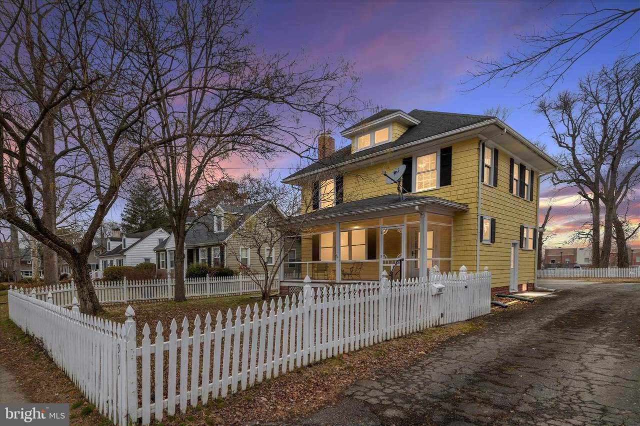 315 Dutchmans Lane - Photo 1