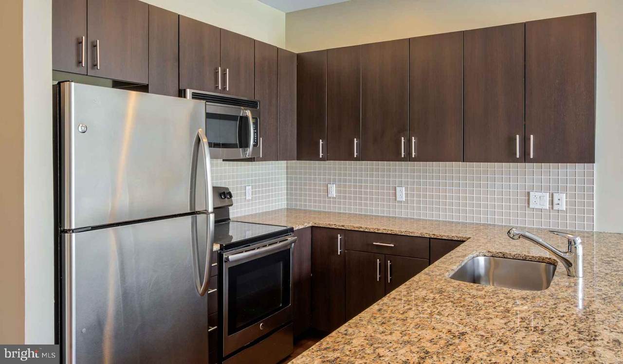 521 Broad Street - Photo 1