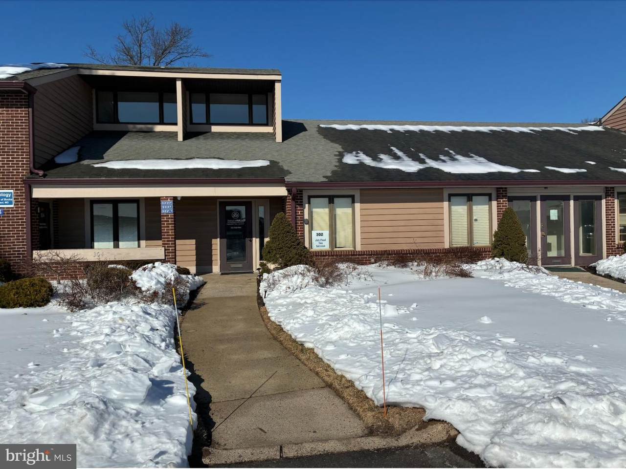 174 Middletown Boulevard - Photo 1