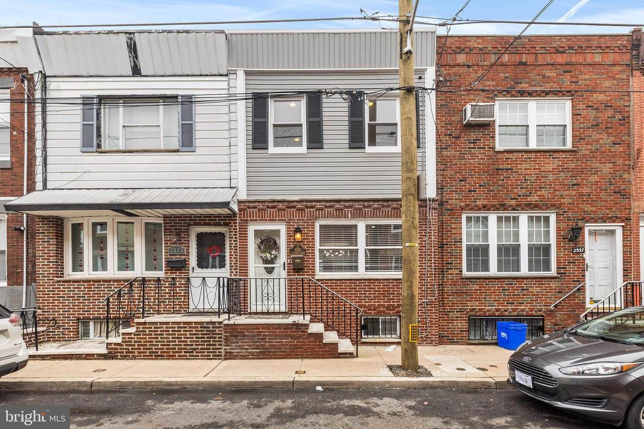 2335 Chadwick Street - Photo 1