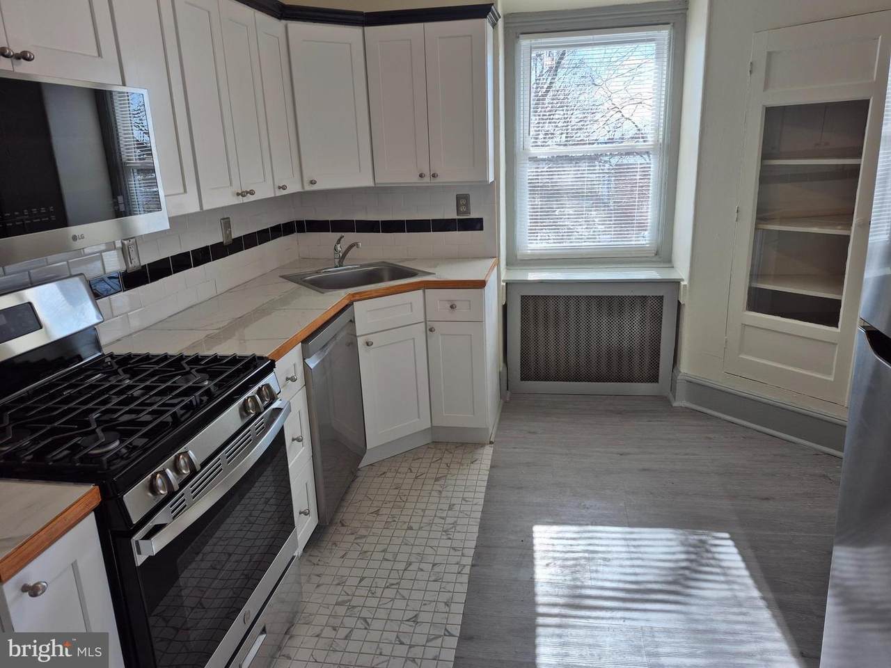 4610 Chester Avenue - Photo 1