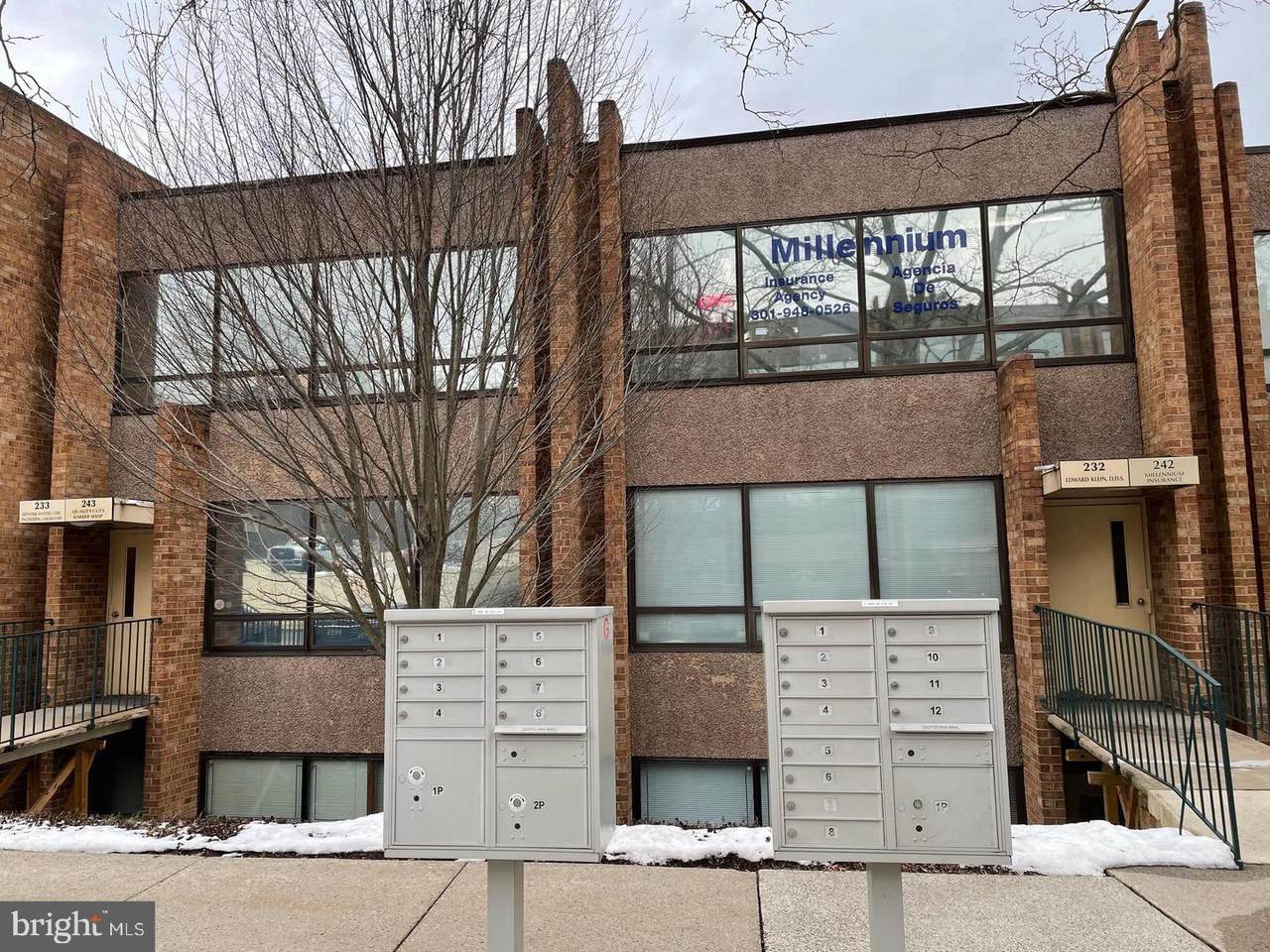 2 Professional Drive - Photo 1