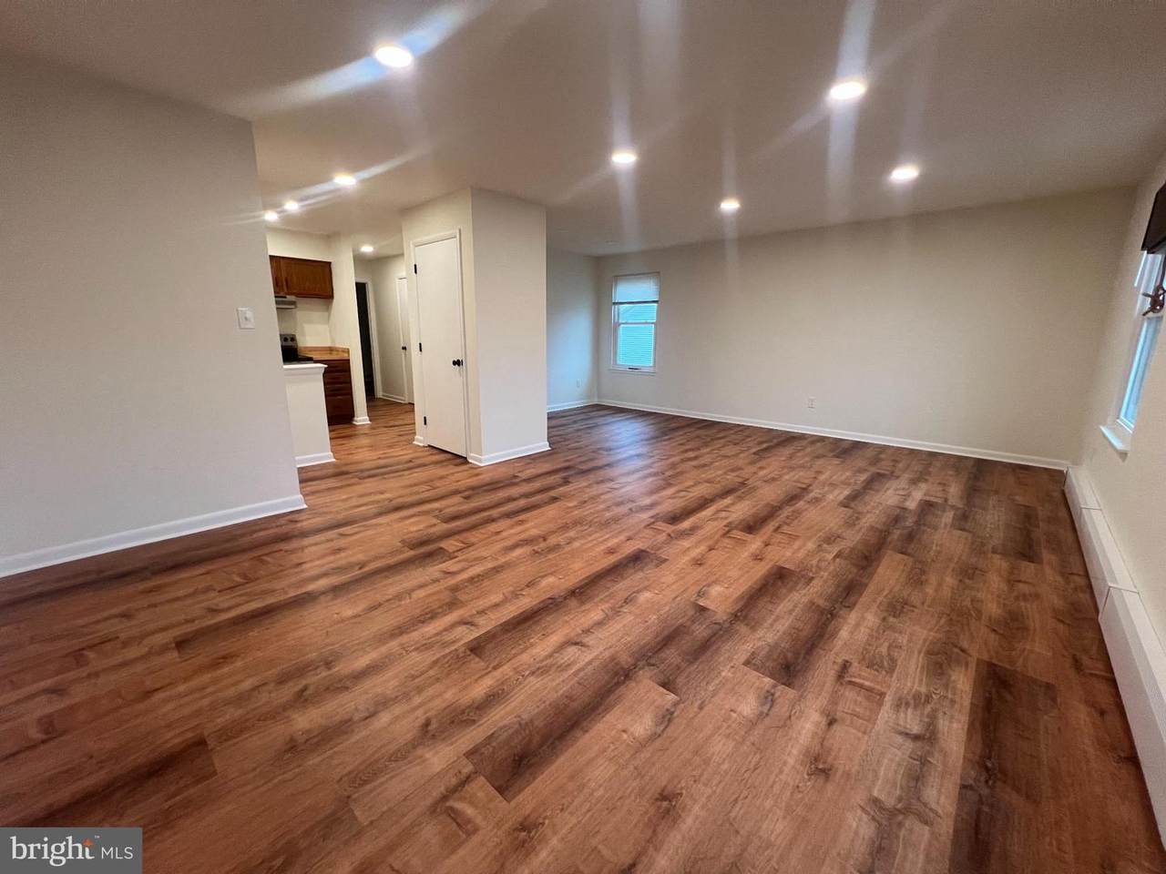 312 Walnut Court Way - Photo 1