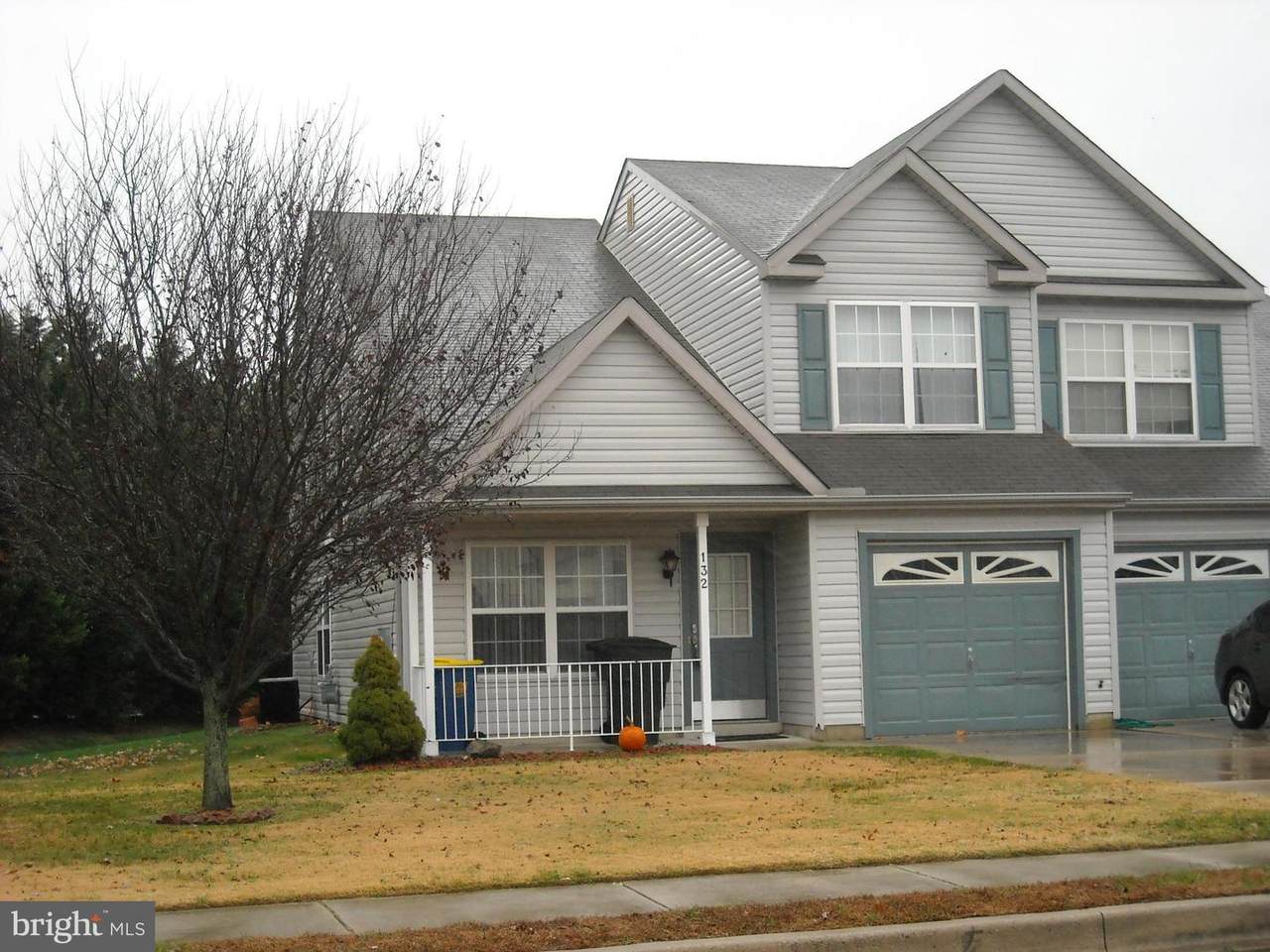 132 Trafalgar Drive - Photo 1