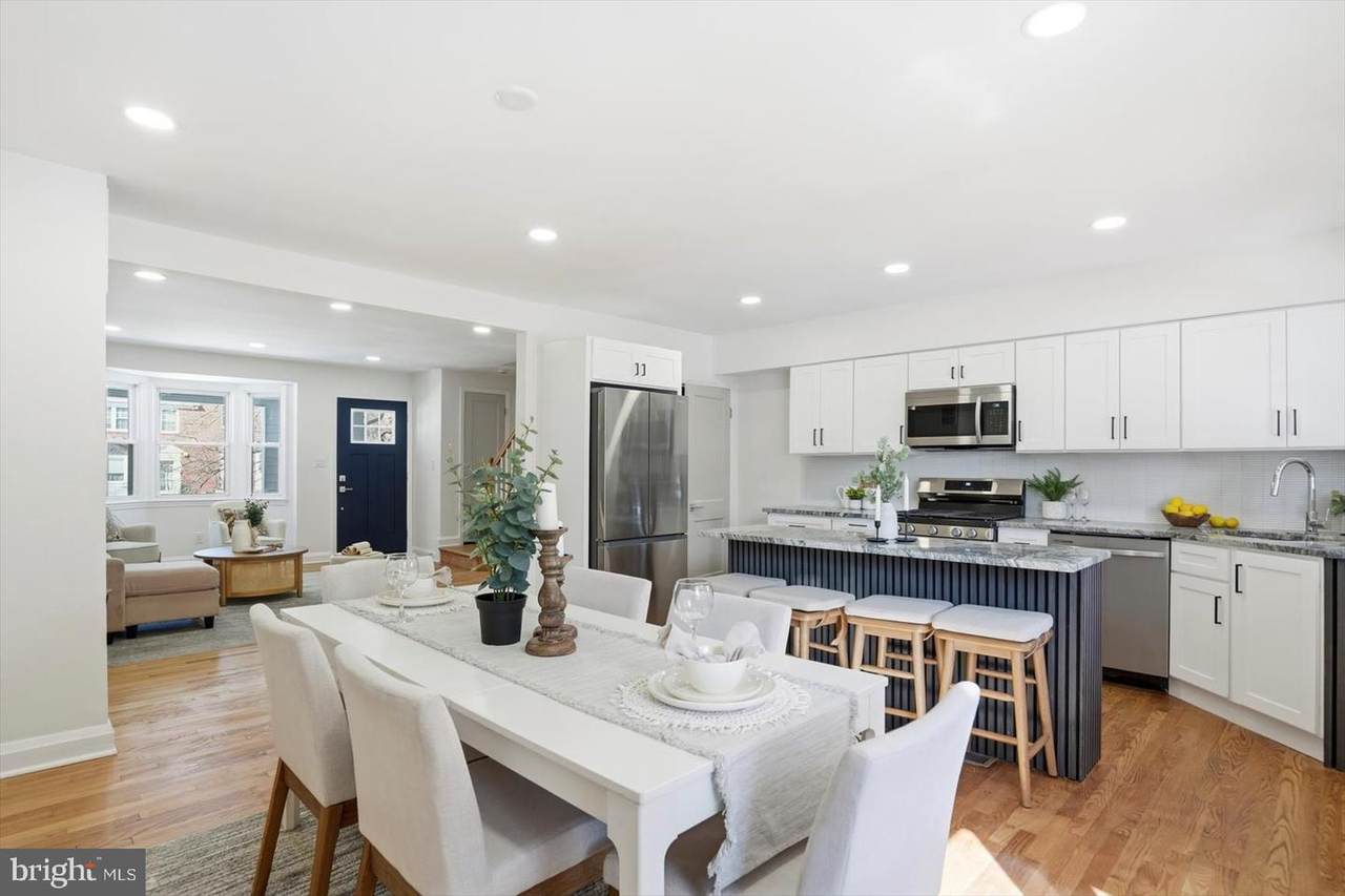 5819 Leith Walk - Photo 1