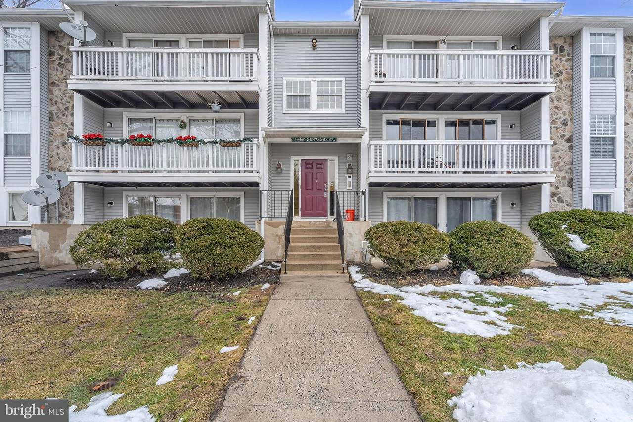 151 Kenwood Drive - Photo 1