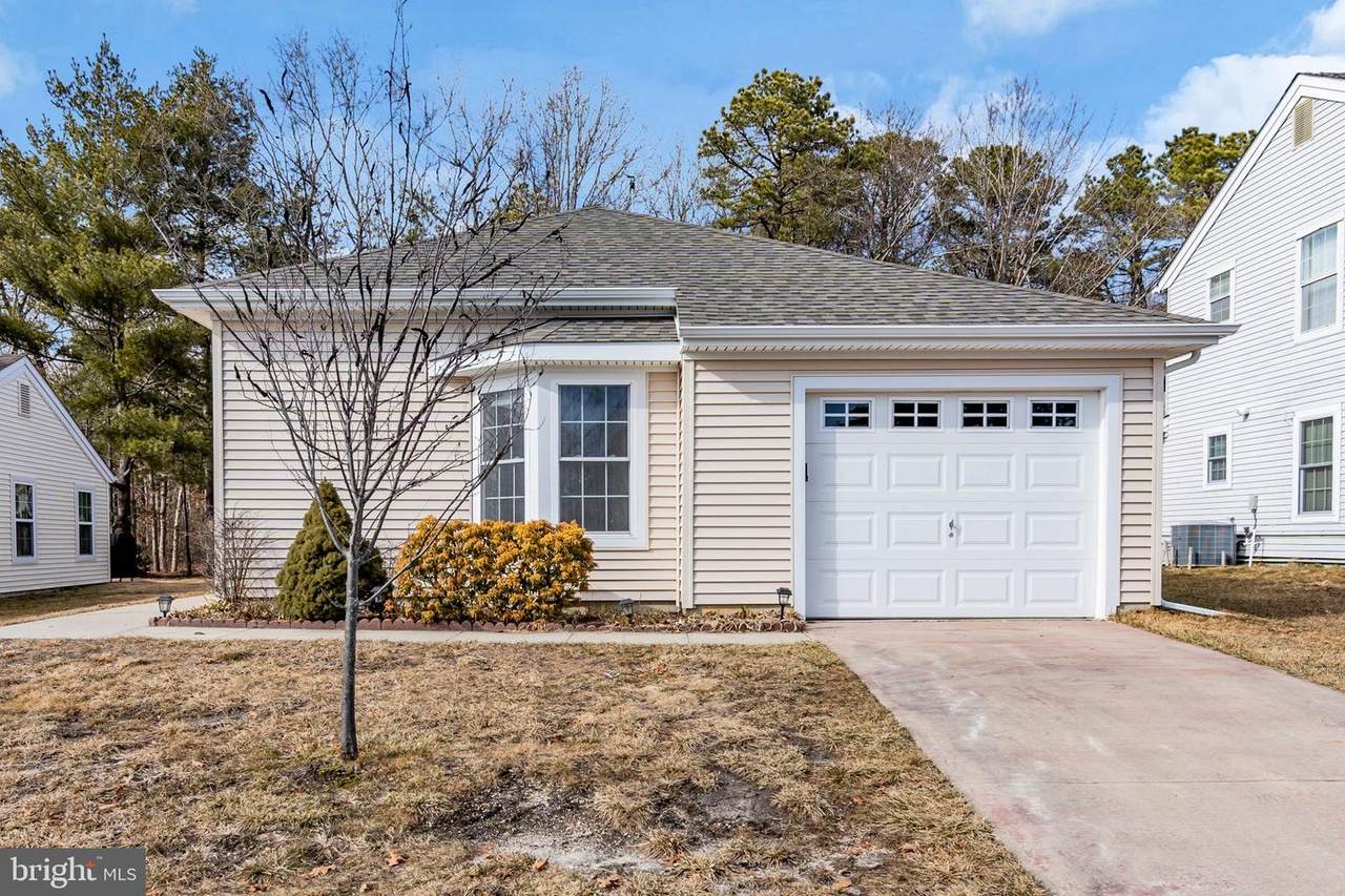146 Pine Oak Boulevard - Photo 1