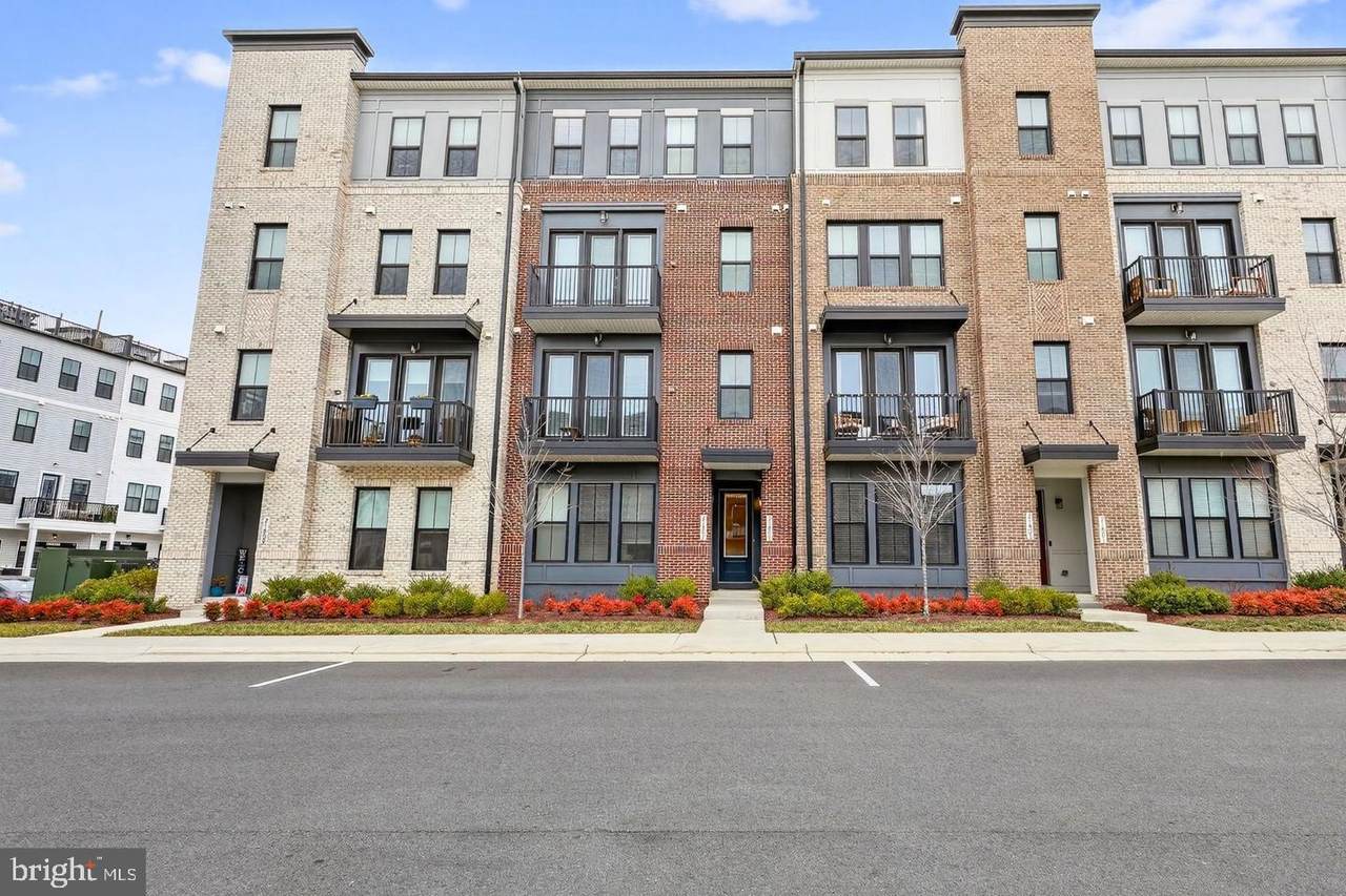 21805 Croxley Terrace - Photo 1