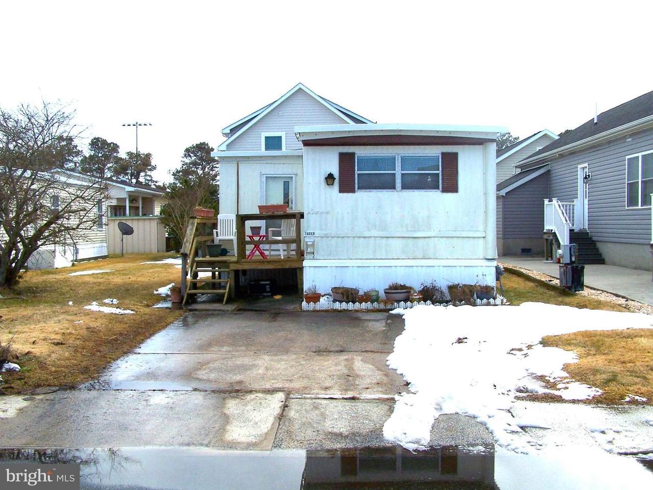 109 Sea Breeze Drive - Photo 1