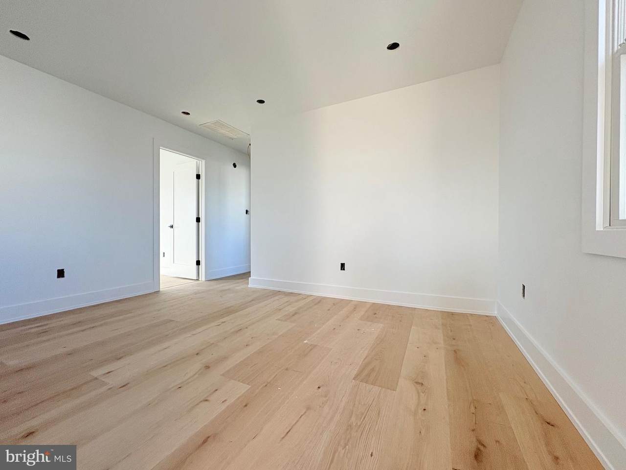 319 8TH Street - Photo 1