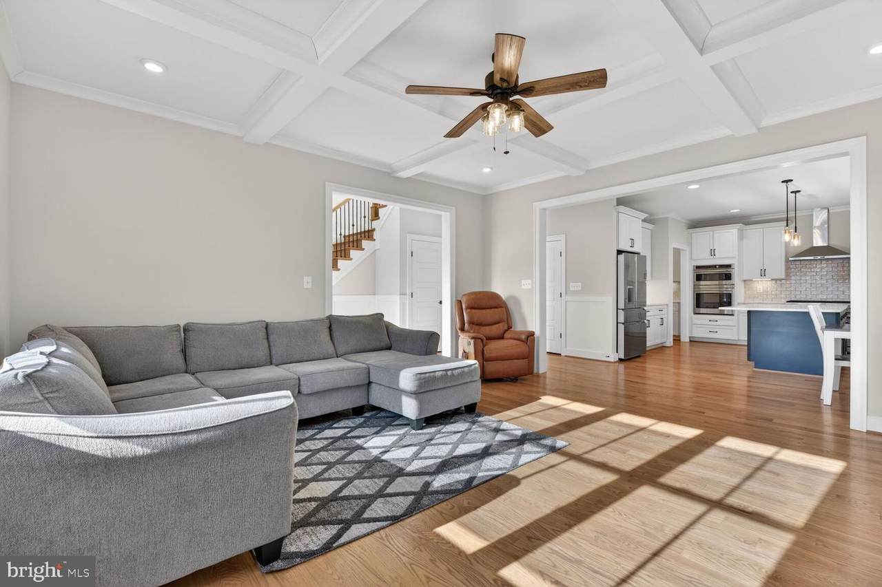 https://bt-photos.global.ssl.fastly.net/brightmls/1280_boomver_1_804583520878-2.jpg