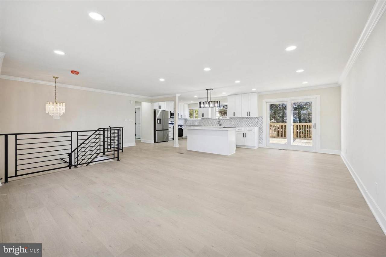 206 Mimosa Drive - Photo 1