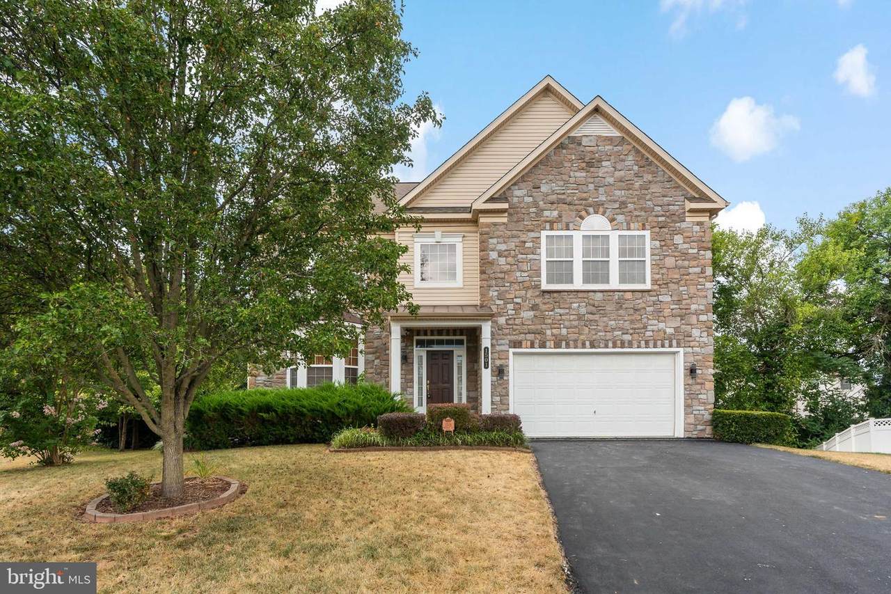 1501 Mohican Court - Photo 1