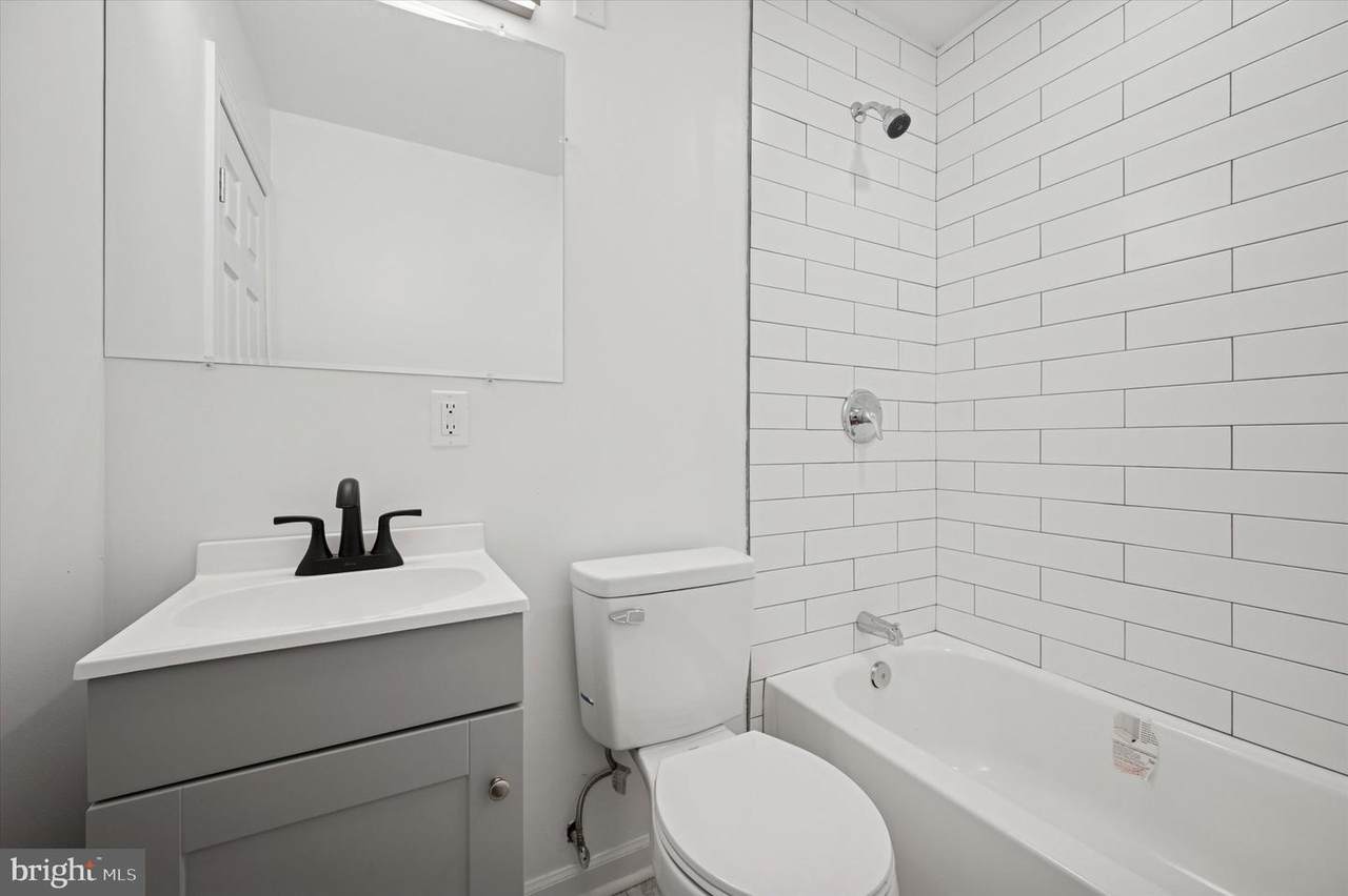 https://bt-photos.global.ssl.fastly.net/brightmls/1280_boomver_2_804590837974-2.jpg