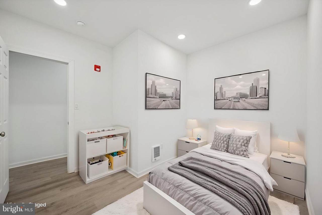 4926 Thompson Street - Photo 1