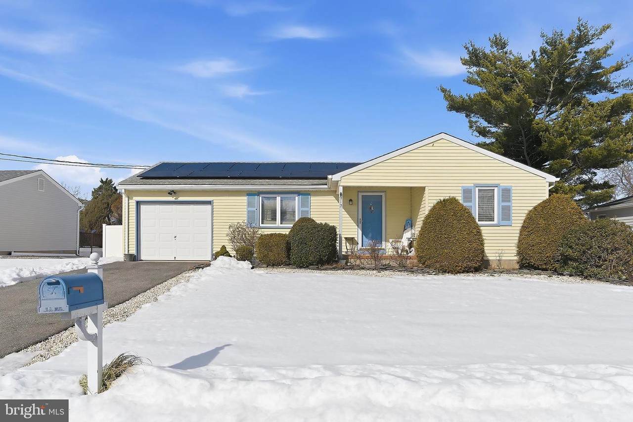 912 Sarasota Drive - Photo 1