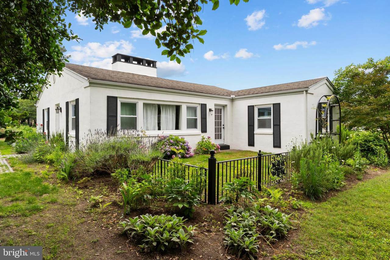 38706 River Road - Photo 1