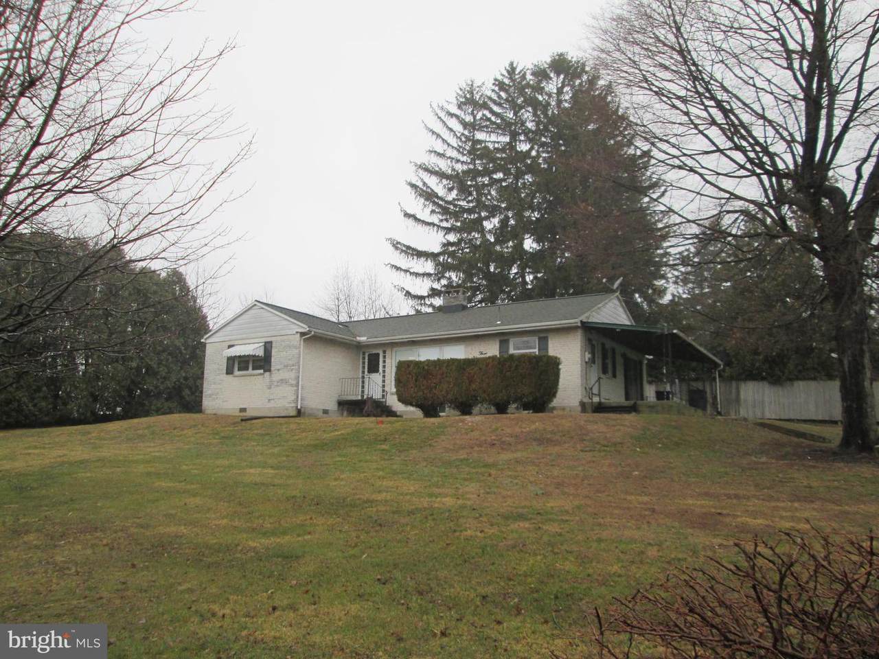 315 York Road - Photo 1