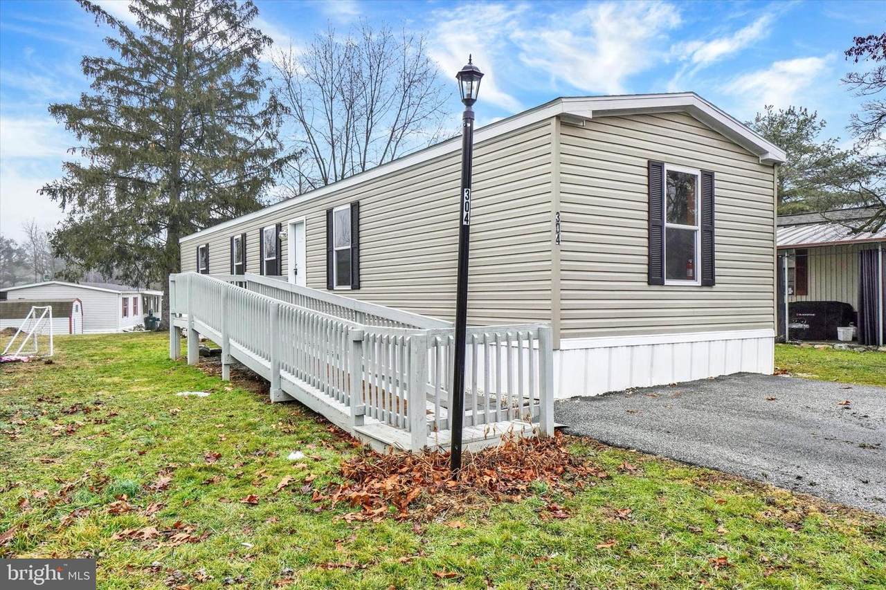 304 Brooklyn Drive - Photo 1