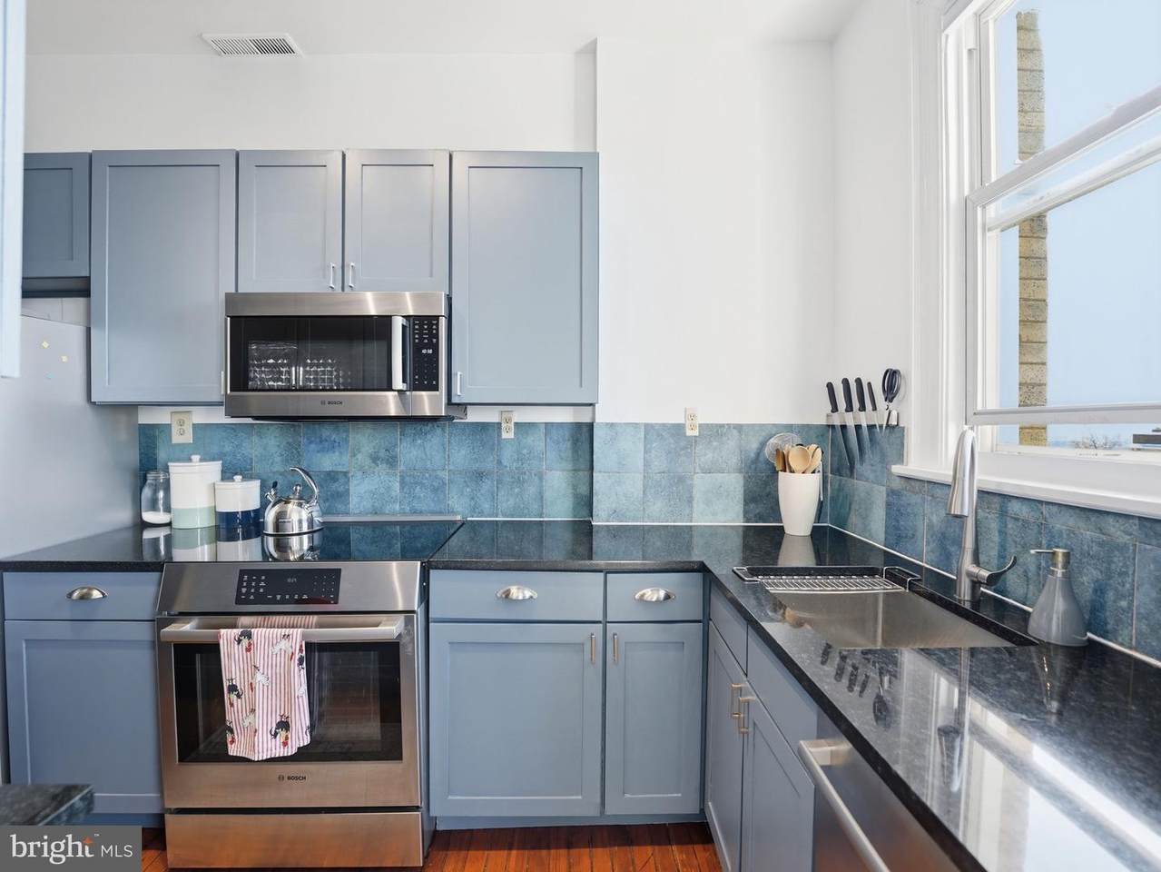 1852 Columbia Road - Photo 1