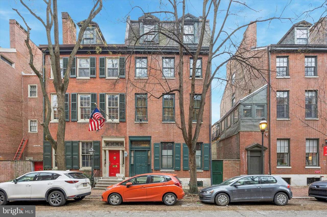 916 Clinton Street - Photo 1