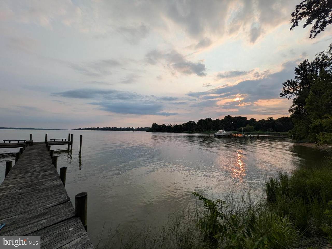 https://bt-photos.global.ssl.fastly.net/brightmls/1280_boomver_1_804601796502-2.jpg