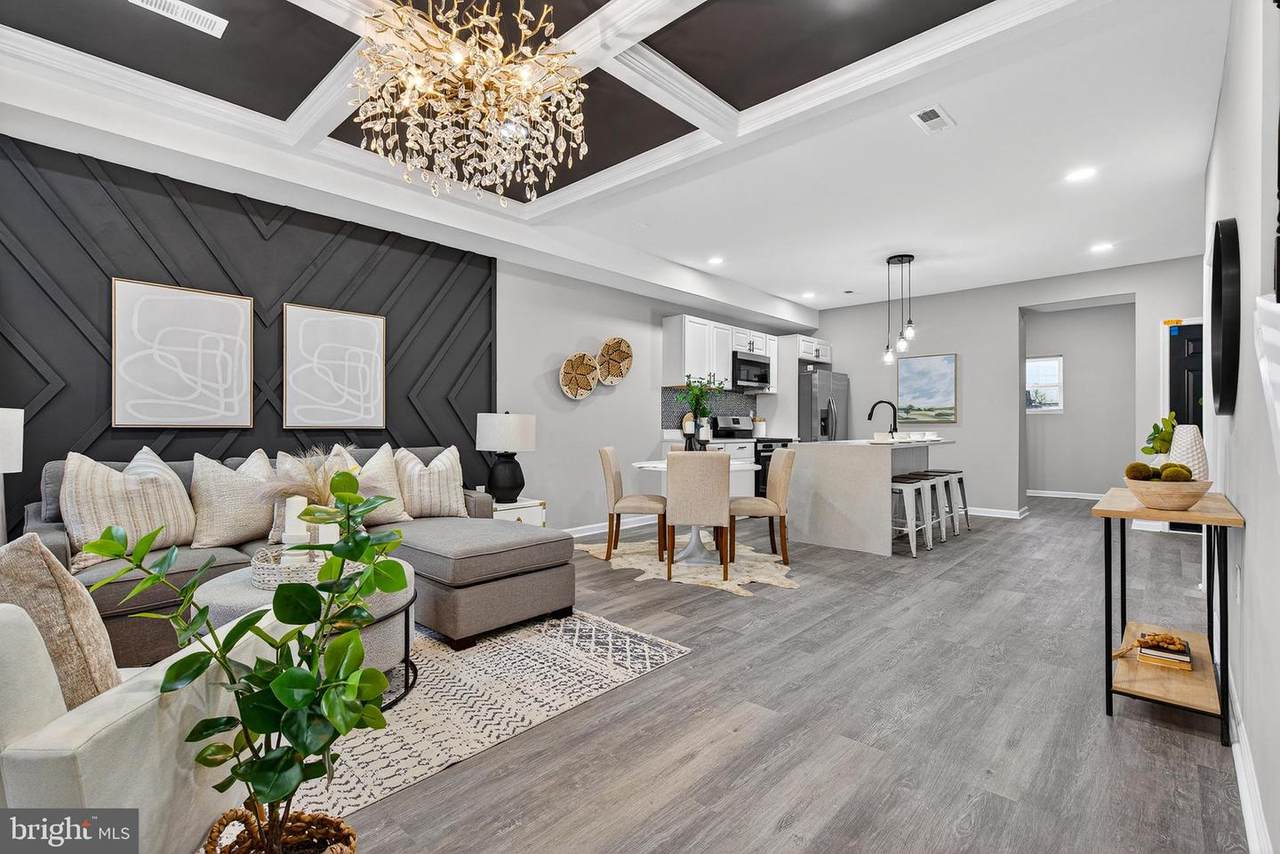 1615 Saint Stephens Street - Photo 1