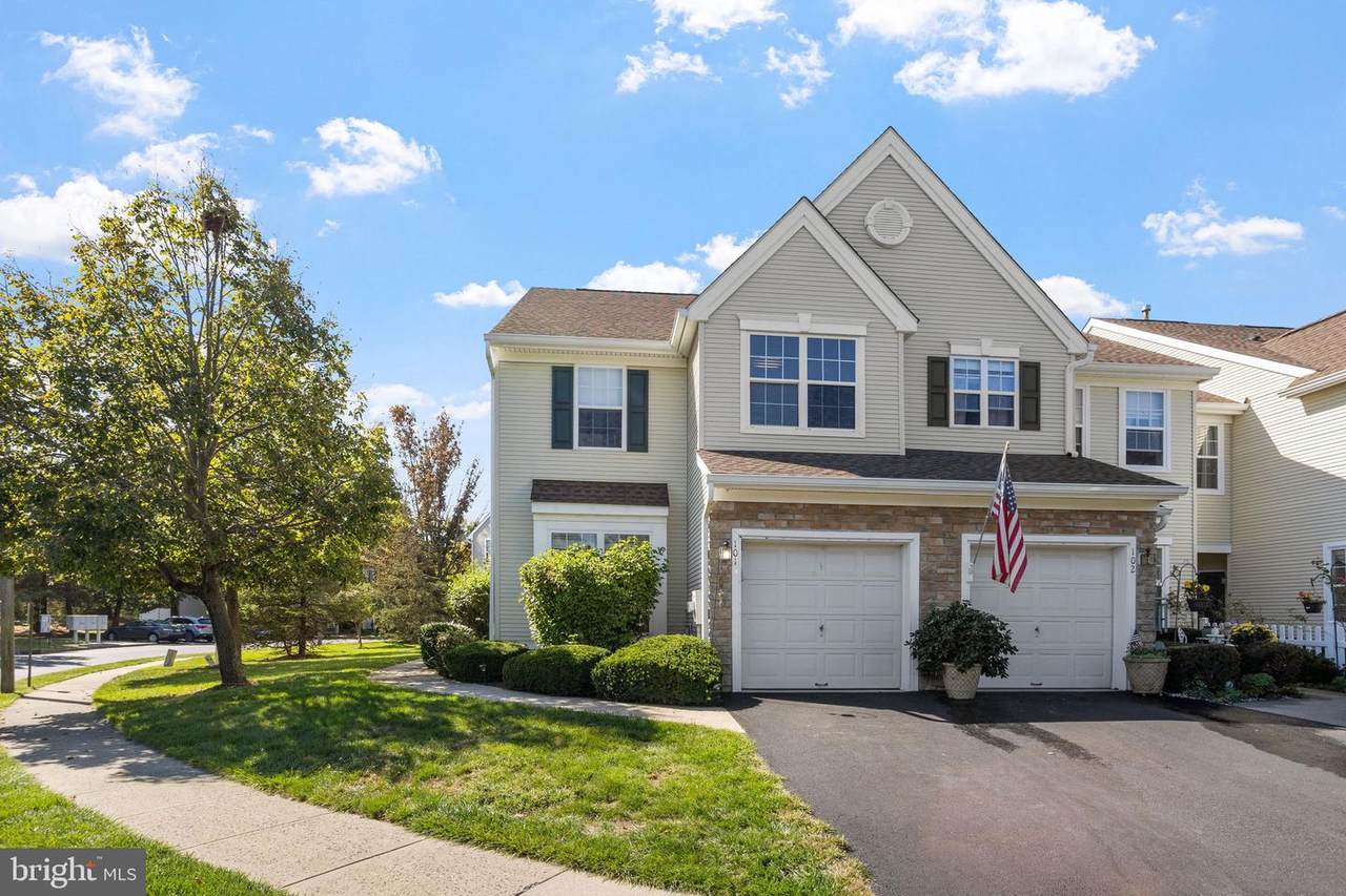 101 Dahlia Circle - Photo 1