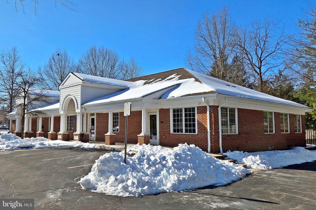 10614 Warwick Avenue - Photo 1