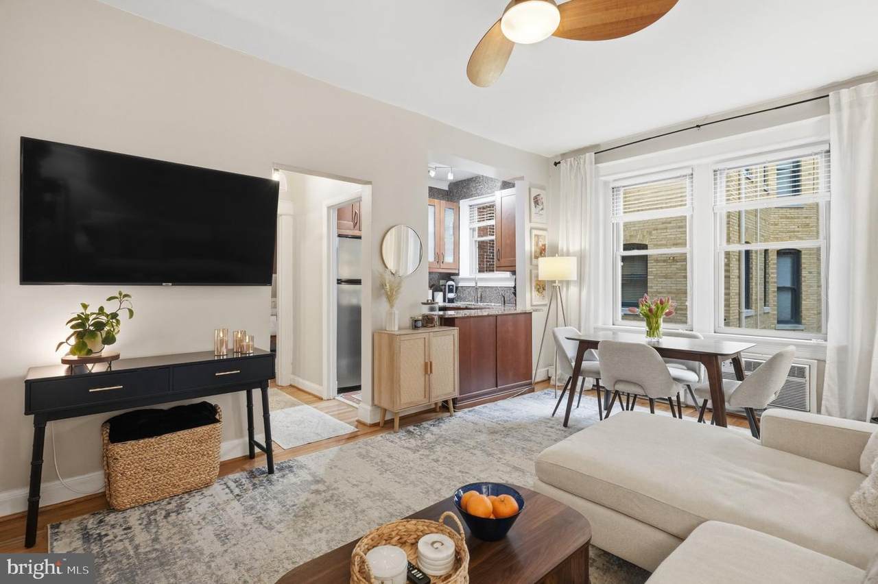 2010 Kalorama Road - Photo 1
