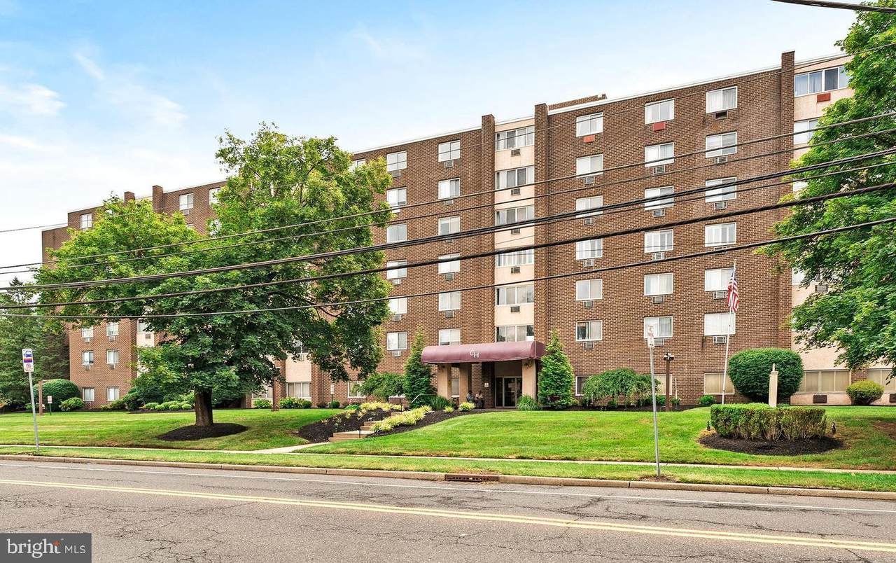 860 Lower Ferry Rd - Photo 1