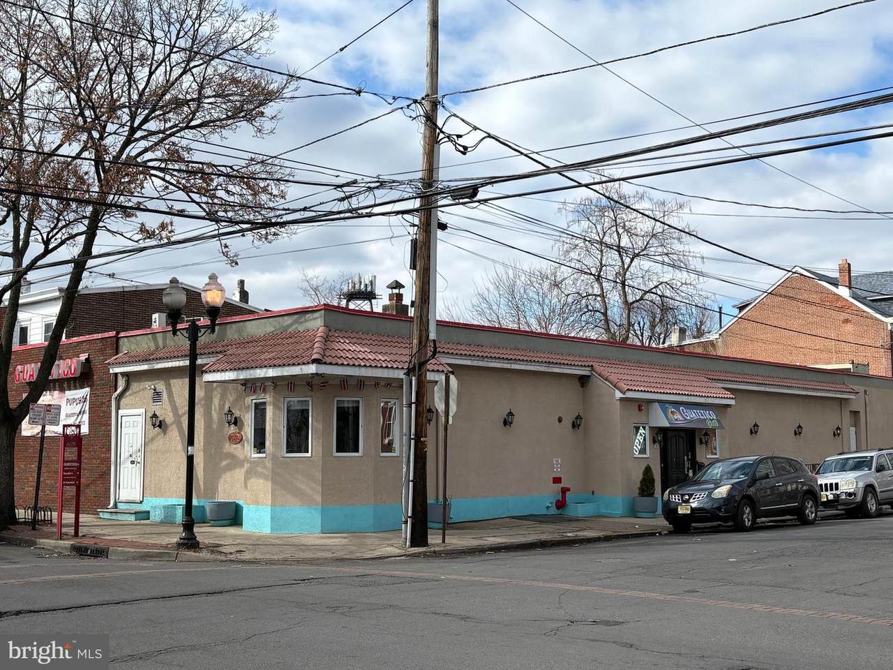 762 Roebling Avenue - Photo 1