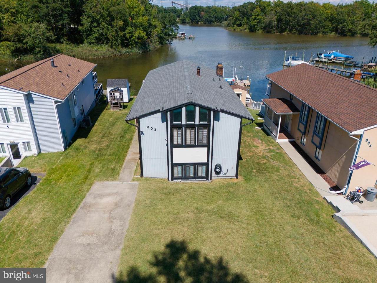 802 Waterview Drive - Photo 1