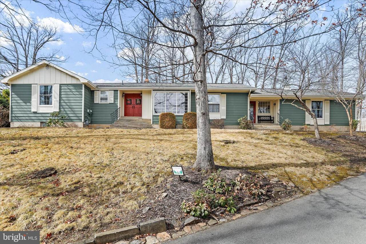1039 Longwood Avenue - Photo 1