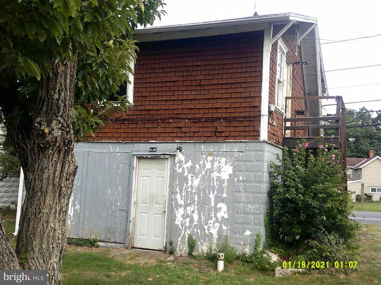 https://bt-photos.global.ssl.fastly.net/brightmls/1280_boomver_1_804620930086-2.jpg