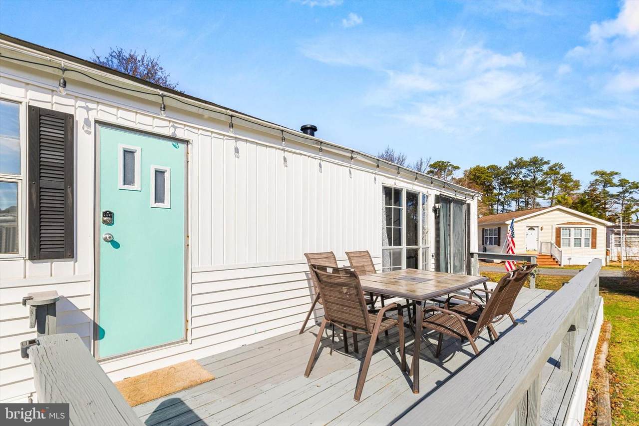 172 Ocean Oval Circle - Photo 1